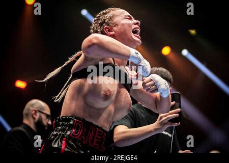 daniella boxing celebration|Kingpyn Boxing results: Daniella Hemsley flashes audience after。